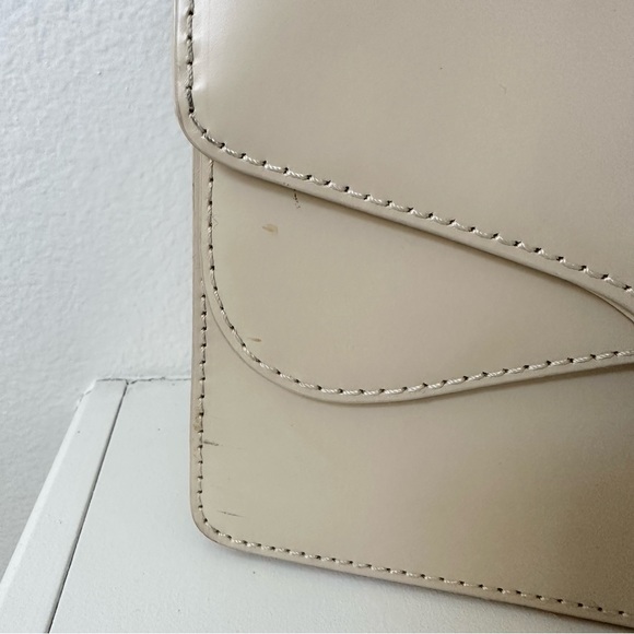 Marc by Marc Jacobs Leather Flap Structured Shoulder Bag in Cream - Picture 4 of 14